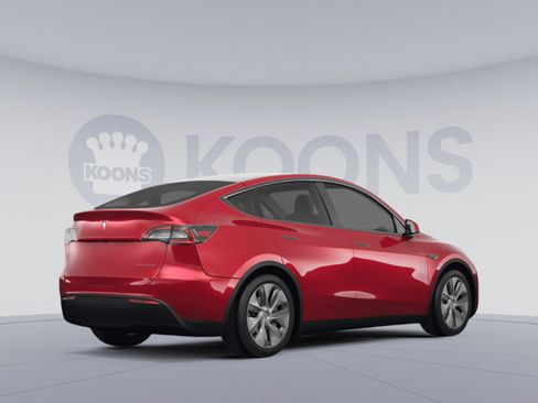 Used 2022 Tesla Model Y Long Range AWD/4WD image 4
