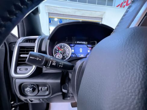 Used 2019 RAM 1500 Big Horn AWD/4WD image 18