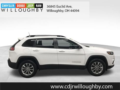 Certified 2022 Jeep Cherokee Latitude Lux w/ Sun & Sound Group image 4