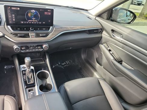 Used 2024 Nissan Altima 2.5 SL FWD image 30