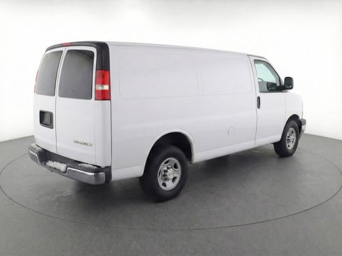 Used 2025 Chevrolet Express 3500 LT w/ LT Preferred Equipment Group RWD image 9
