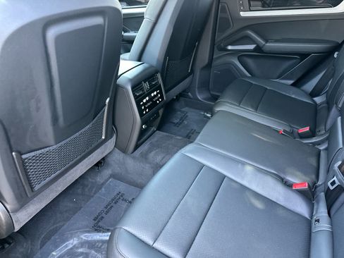 Certified 2026 Porsche Cayenne AWD/4WD image 13