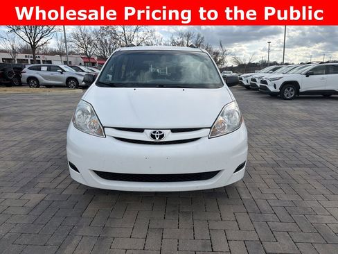 Used 2008 Toyota Sienna CE image 2