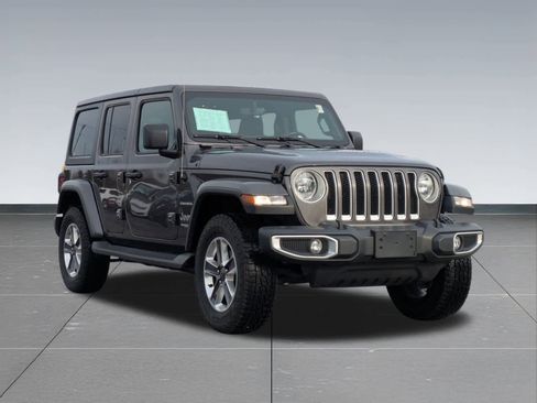 Used 2019 Jeep Wrangler Unlimited Sahara image 9