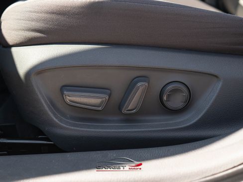 Used 2020 Toyota Camry LE image 32