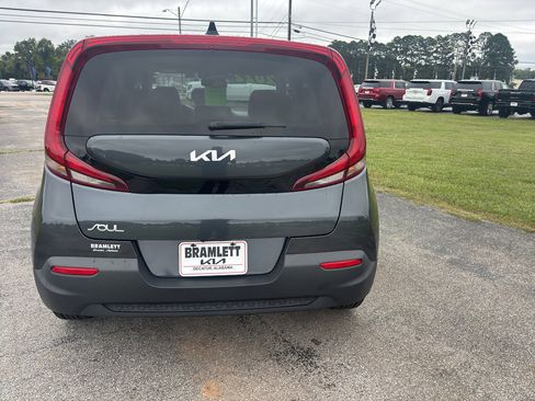 Certified 2022 Kia Soul LX image 15