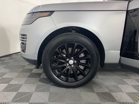 Used 2019 Land Rover Range Rover HSE image 12