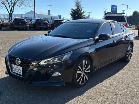 Used 2020 Nissan Altima 2.5 SR w/ Premium Package image 1
