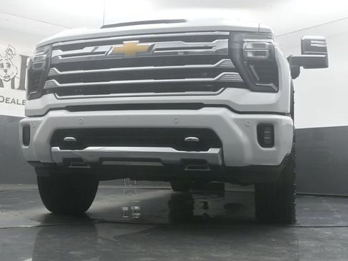 Used 2025 Chevrolet Silverado 2500 High Country w/ High Country Premium Package AWD/4WD image 53