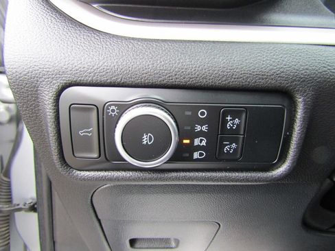 Used 2024 Ford Explorer XLT w/ Equipment Group 202A AWD/4WD image 29