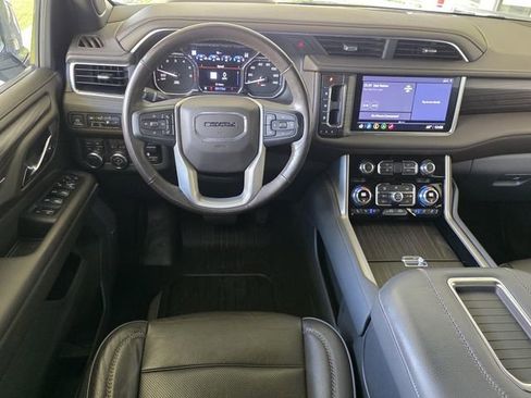 Used 2021 GMC Yukon Denali w/ Denali Premium Package AWD/4WD image 11