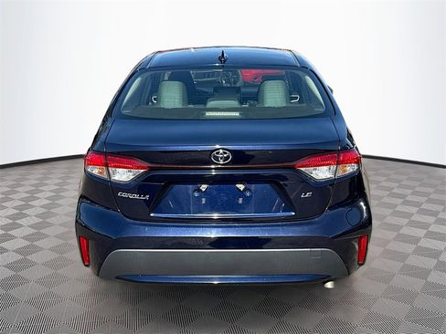 Used 2021 Toyota Corolla LE image 7