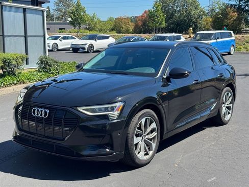 Used 2021 Audi e-tron Premium Plus w/ Premium Plus Package AWD/4WD image 2