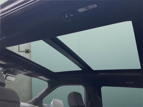 Used 2021 Ford F250 Platinum w/ FX4 Off-Road Package image 46