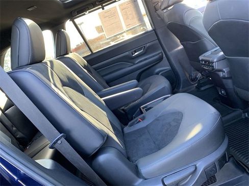 Used 2024 Toyota Grand Highlander AWD Hybrid image 12