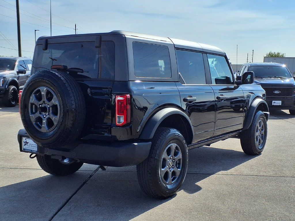 Used 2025 Ford Bronco Big Bend AWD/4WD image 2
