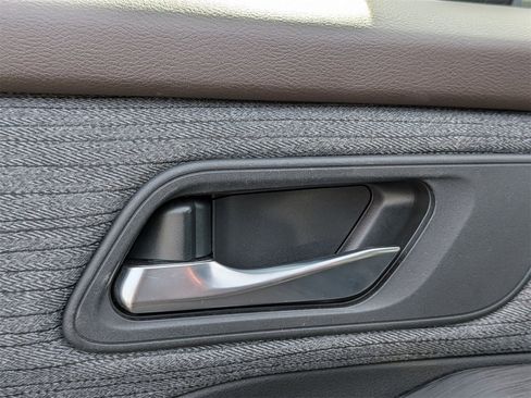 Used 2023 Nissan Rogue SV image 13