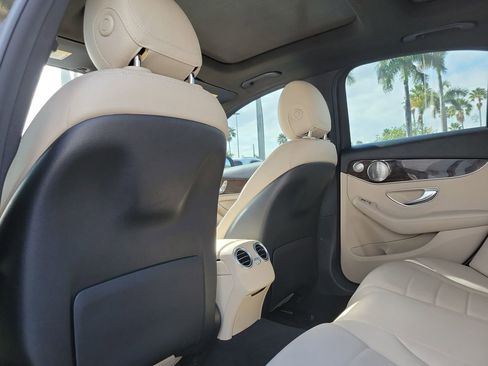 Used 2018 Mercedes-Benz C 300 Sedan image 13