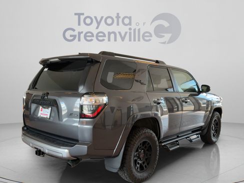 Certified 2022 Toyota 4Runner TRD Off-Road AWD/4WD image 6