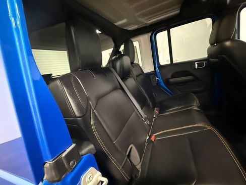 Used 2024 Jeep Wrangler Unlimited Sahara w/ Technology Group AWD/4WD image 64
