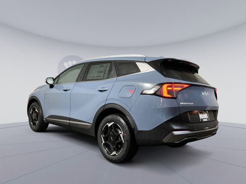 New 2026 Kia Sportage EX image 4