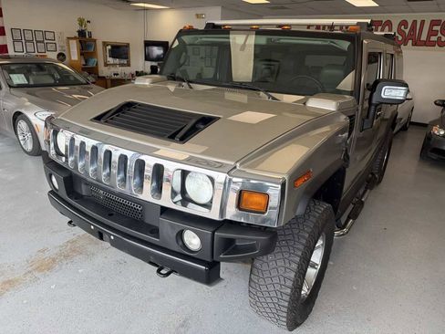 Used 2005 HUMMER H2 image 8