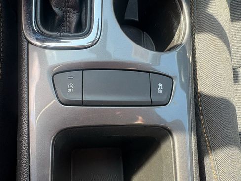 Used 2019 Chevrolet Cruze LS w/ LS Convenience Package FWD image 21