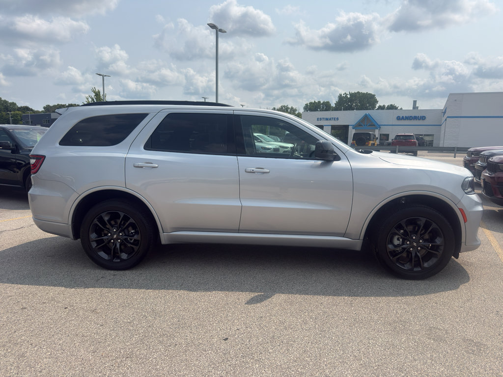 Used 2025 Dodge Durango GT w/ Blacktop Package AWD/4WD image 4