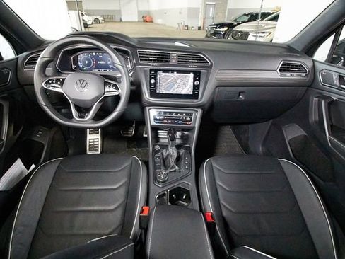 Used 2024 Volkswagen Tiguan SEL R-Line w/ MDO Package, Two-Row AWD/4WD image 6