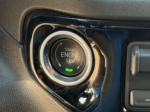 Used 2026 GMC Sierra 1500 SLT RWD image 19