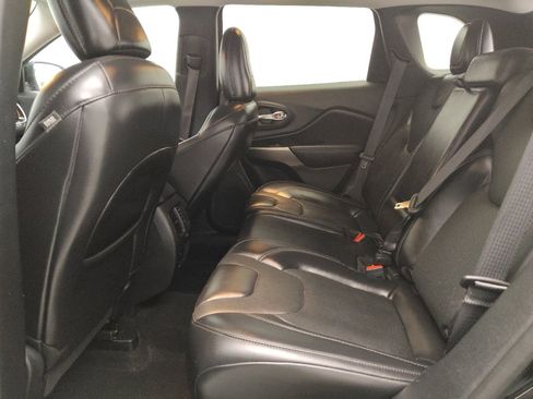 Used 2020 Jeep Cherokee Limited AWD/4WD image 18
