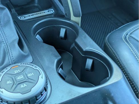 Certified 2025 Ford Bronco Badlands AWD/4WD image 16
