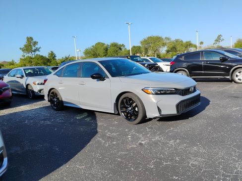 Used 2025 Honda Civic Sport image 2