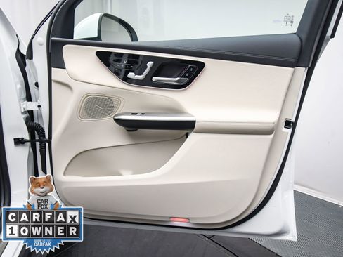 Used 2025 Mercedes-Benz GLC 300 4MATIC image 45