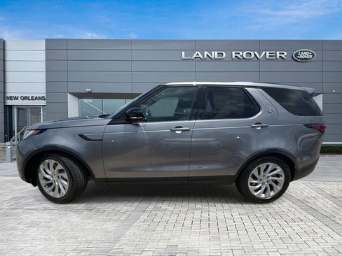 New 2025 Land Rover Discovery S image 2