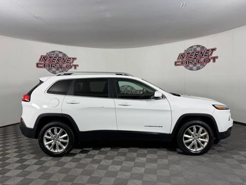 Used 2015 Jeep Cherokee Limited w/ Luxury Group AWD/4WD image 8