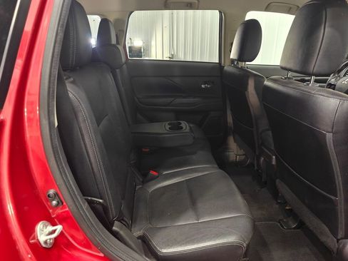 Used 2017 Mitsubishi Outlander SEL FWD image 17