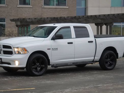Used 2016 RAM 1500 Express AWD/4WD image 31