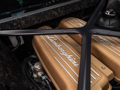 Used 2019 Lamborghini Huracan Performante AWD/4WD image 94
