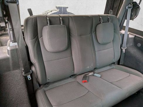 Used 2019 Jeep Wrangler Sport AWD/4WD image 18