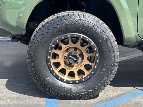 Used 2021 Toyota Tacoma TRD Sport w/ Technology Package image 33