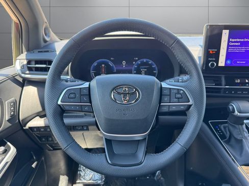 Certified 2025 Toyota Sienna Limited AWD/4WD image 13