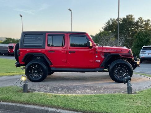 Used 2018 Jeep Wrangler Unlimited Sport S AWD/4WD image 22