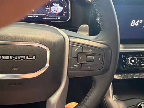 Used 2024 GMC Sierra 1500 Denali w/ Technology Package AWD/4WD image 28