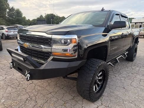 Used 2017 Chevrolet Silverado 1500 LT w/ Trailering Package AWD/4WD image 3