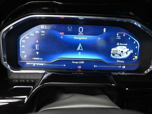 Used 2024 Chevrolet Silverado 3500 High Country w/ Technology Package image 15