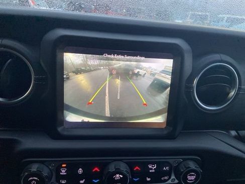 Used 2023 Jeep Wrangler Sahara w/ Cold Weather Group image 23