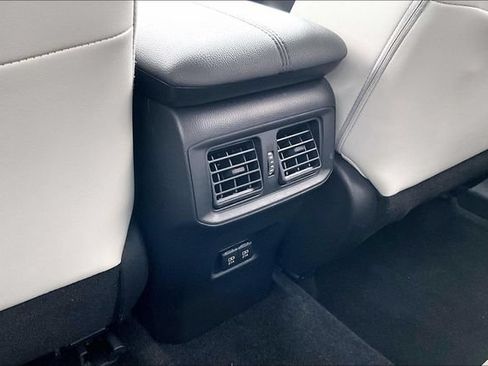 Used 2020 Toyota RAV4 Limited AWD/4WD image 10