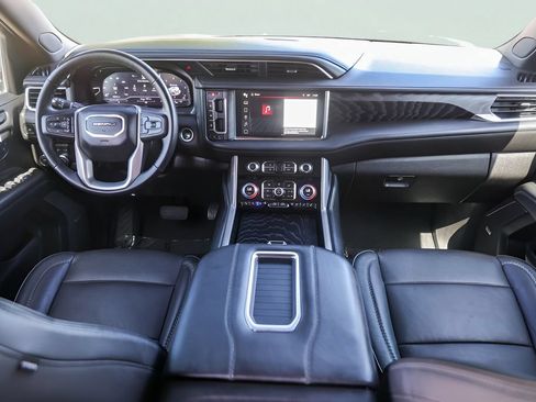 Used 2023 GMC Yukon XL Denali RWD image 28