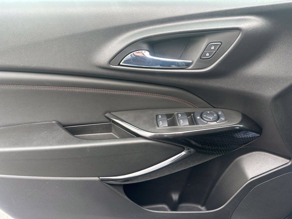 Used 2024 Chevrolet Trax RS FWD image 10